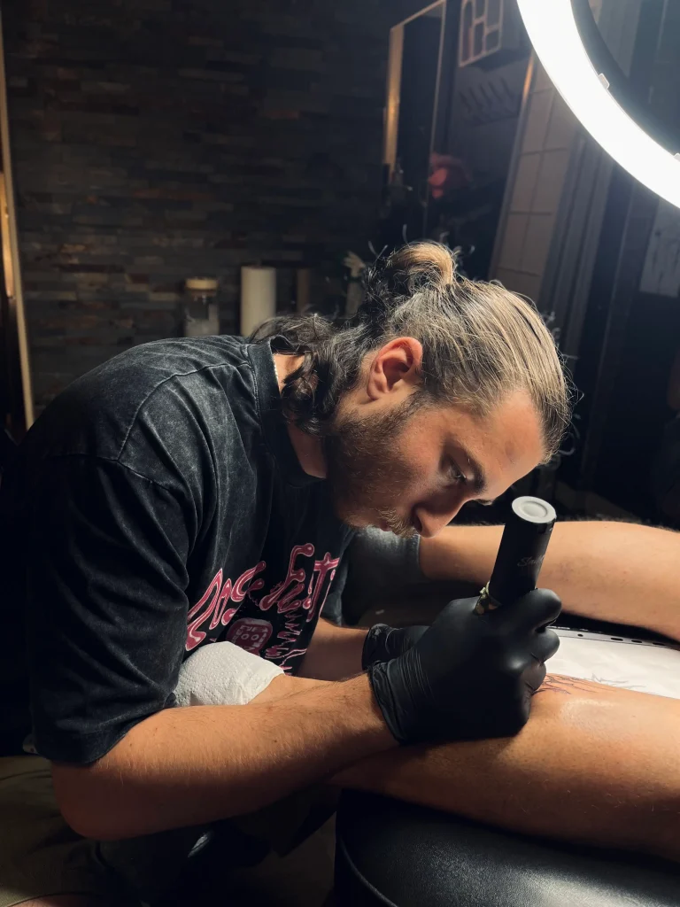 WHOLE LOTTA INK – SNO